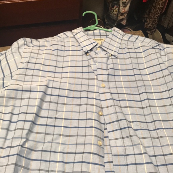 4 button down shirts 4 shirts for $80 - Picture 7 of 8